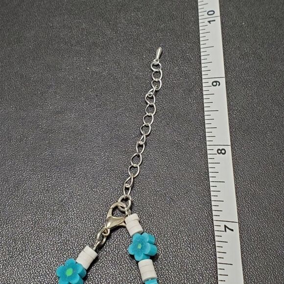 Blue, green and white flower necklace - Picture 9 of 11
